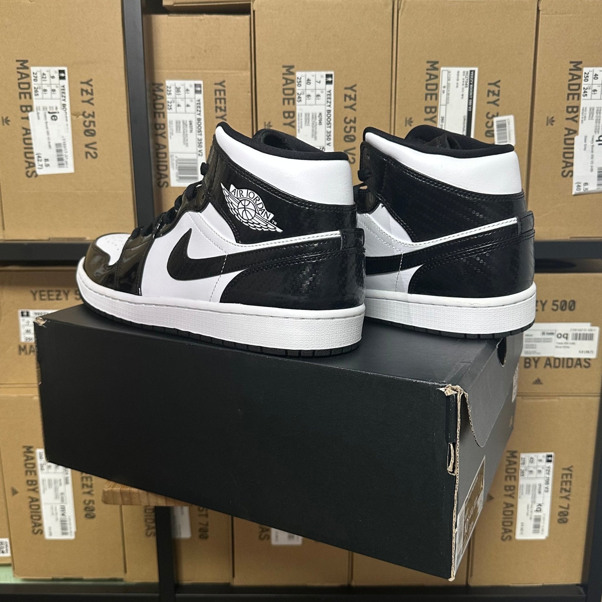 Jordan 1 Retro Mid Carbon Fiber - 44.5 - Bucharest Kicks